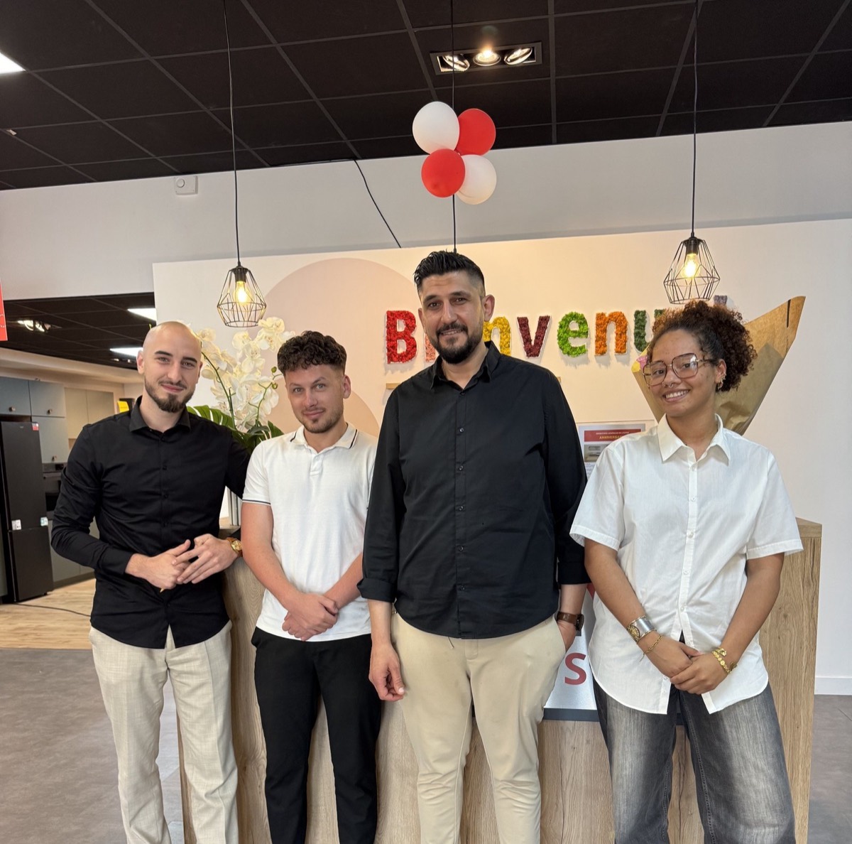 L’équipe du magasin Envia Cuisines de Nantes le jour de l’inauguration