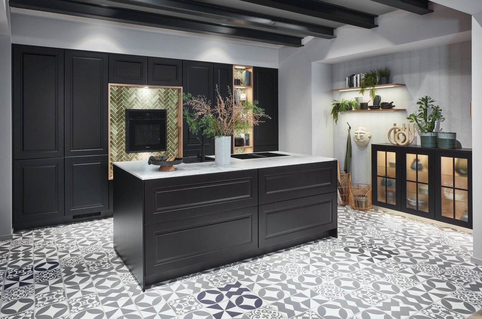 Cuisine Fabrik noir – style traditionnelle, Envia Cuisines