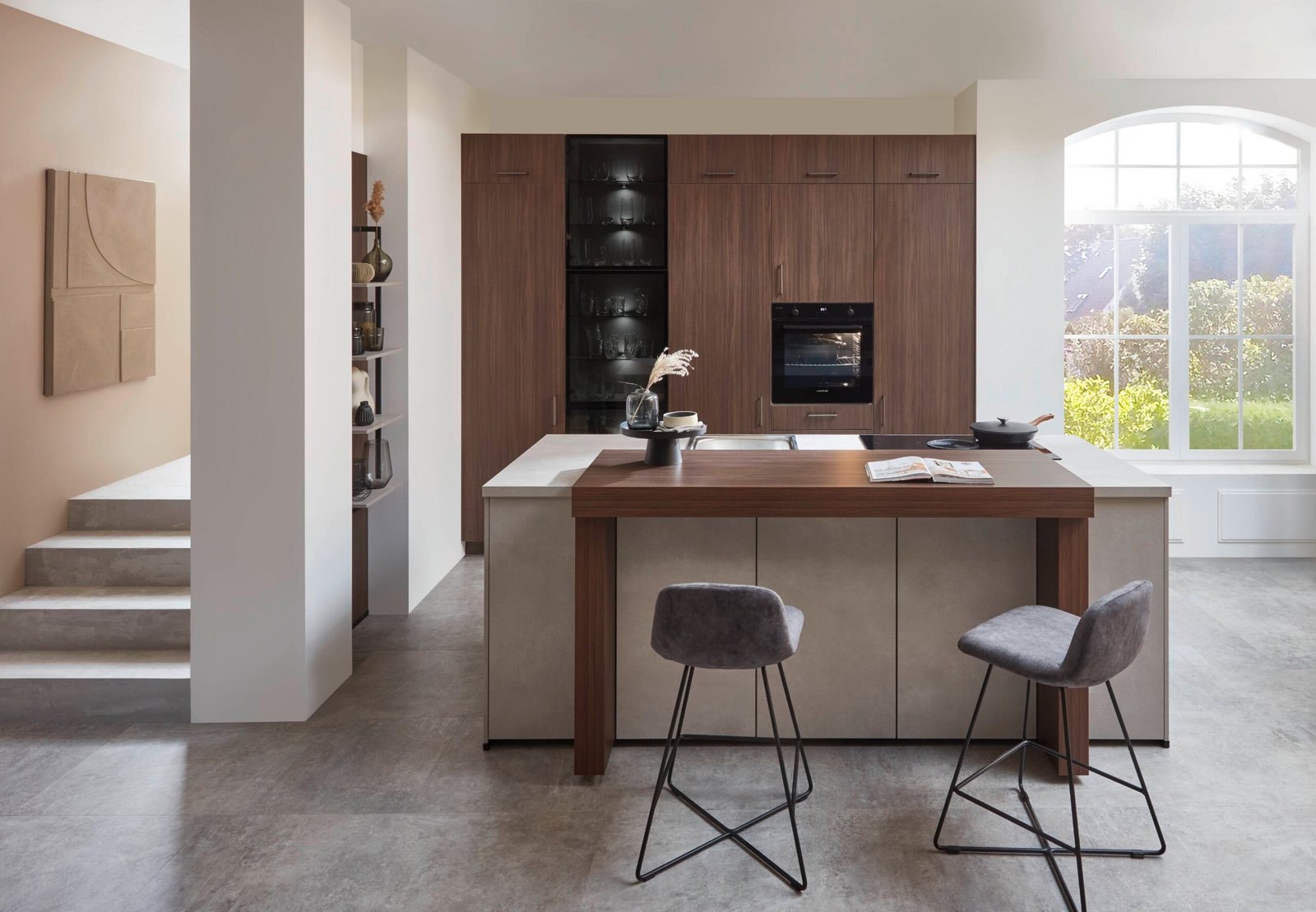 Cuisine Synchro noyer – style bois, Envia Cuisines